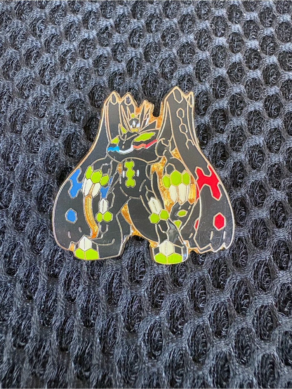 Pokémon Official Pin Zygarde Complete Forme Enamel Gold
